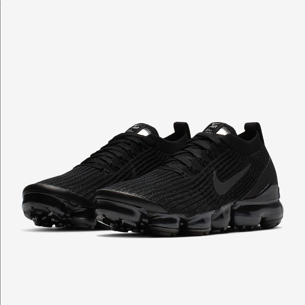 SOLD ON MERCARI ✨ Nike Vapormax Flyknit 3